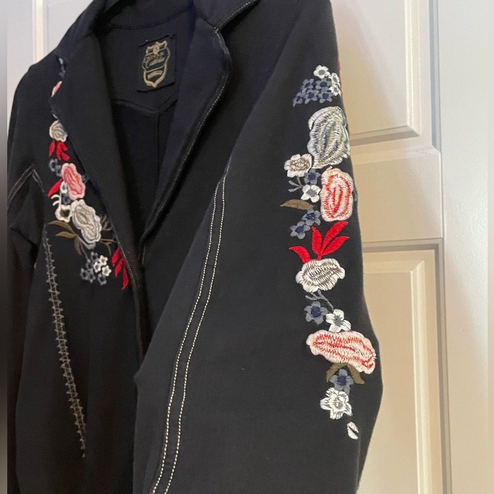Black Embroidered Western Style Jacket, Size Small, 95% cotton, 5% Lycra - Picture 5 of 8